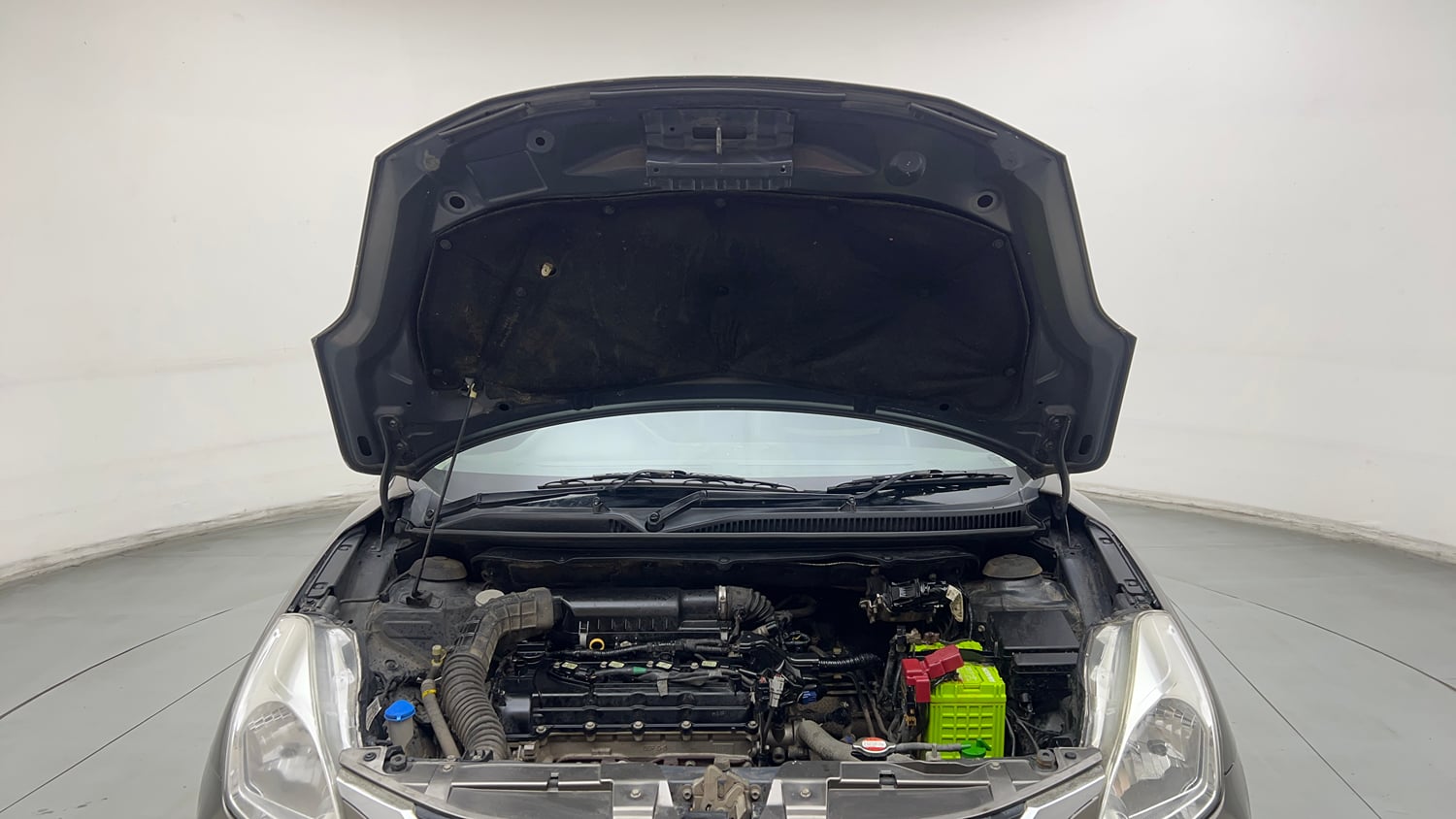 Used 2020 Maruti Suzuki Baleno Sigma Petrol Manual engine ENGINE & BONNET OPEN FRONT VIEW