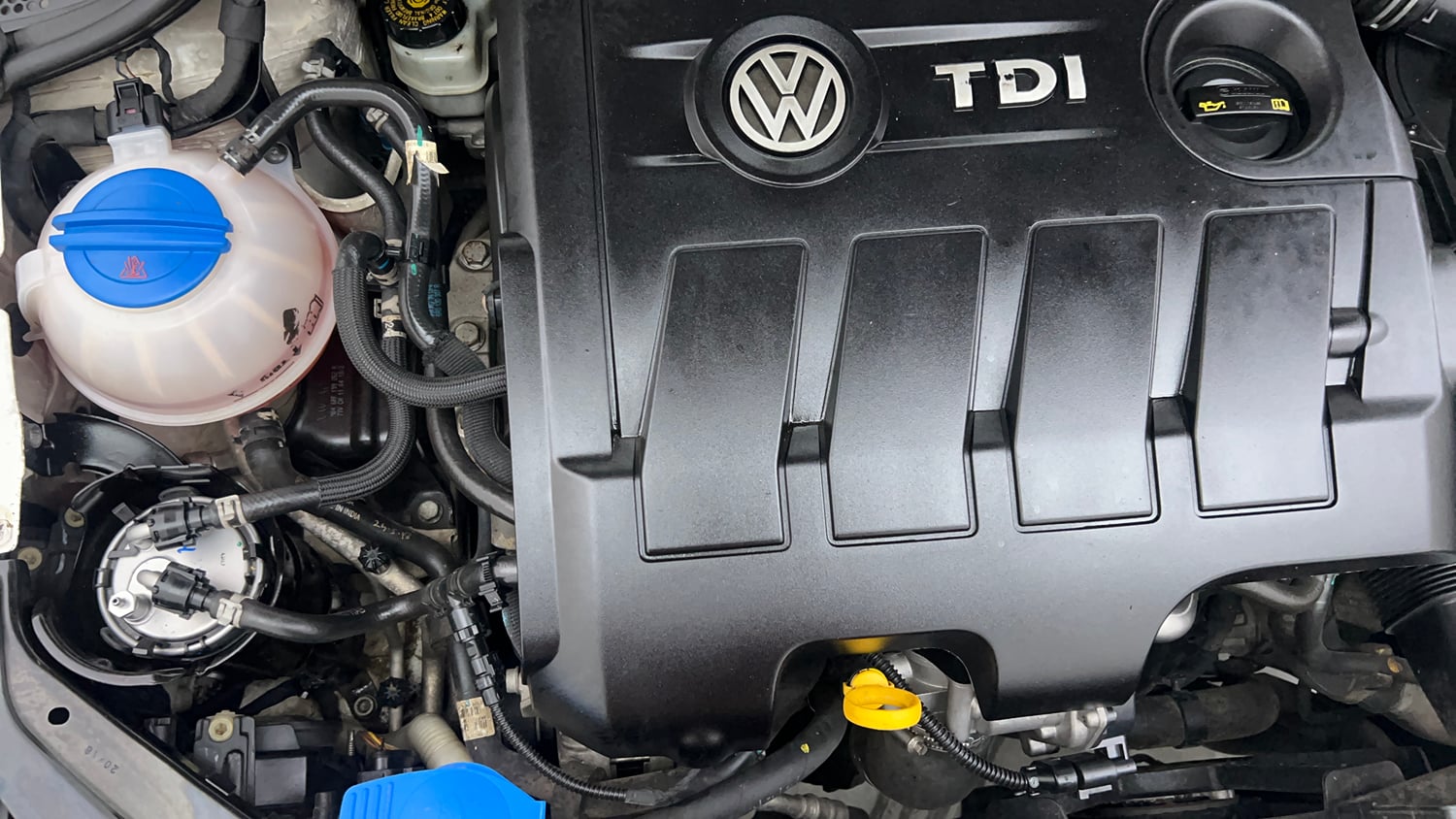 Used 2018 Volkswagen Polo Highline Plus 1.5 (D) 16 Alloy Diesel Manual engine ENGINE RIGHT SIDE VIEW
