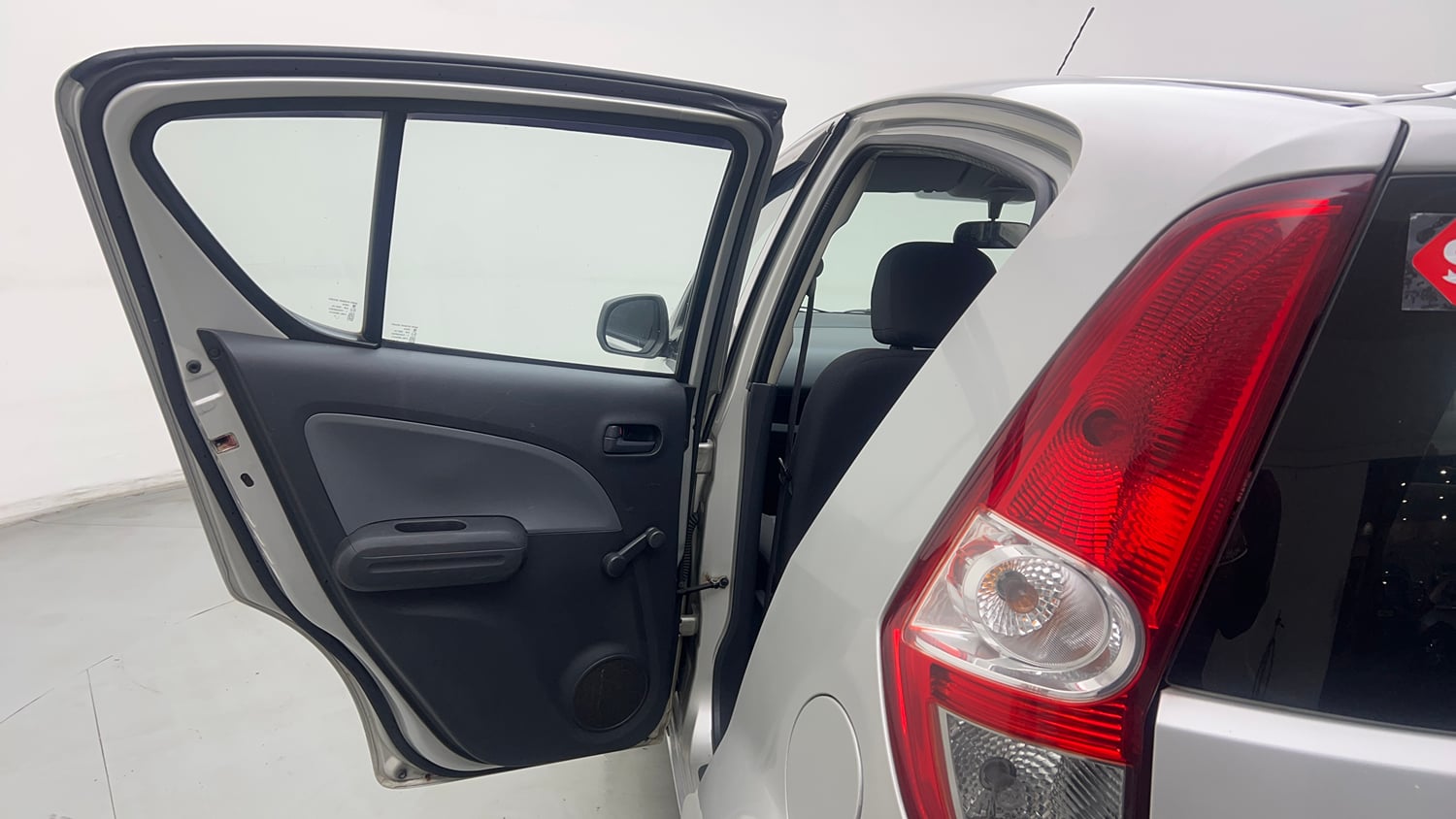 Used 2013 Maruti Suzuki Ritz Lxi BS-IV Petrol Manual interior LEFT REAR DOOR OPEN VIEW