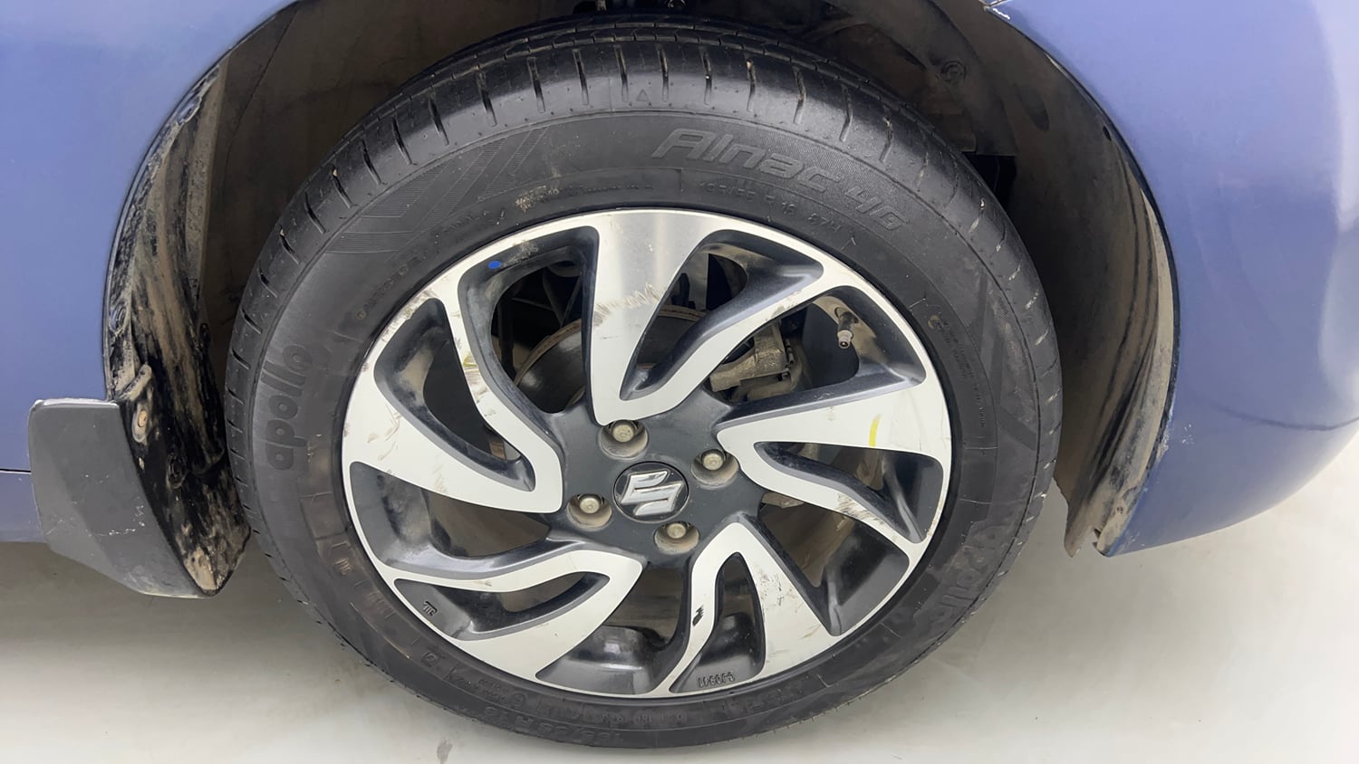 Used 2021 Maruti Suzuki Baleno Zeta Petrol Manual tyres RIGHT FRONT TYRE RIM VIEW