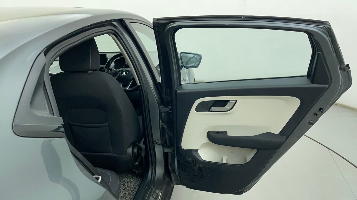 Used 2023 Tata Altroz XZ Plus (S) Petrol Manual interior RIGHT REAR DOOR OPEN VIEW