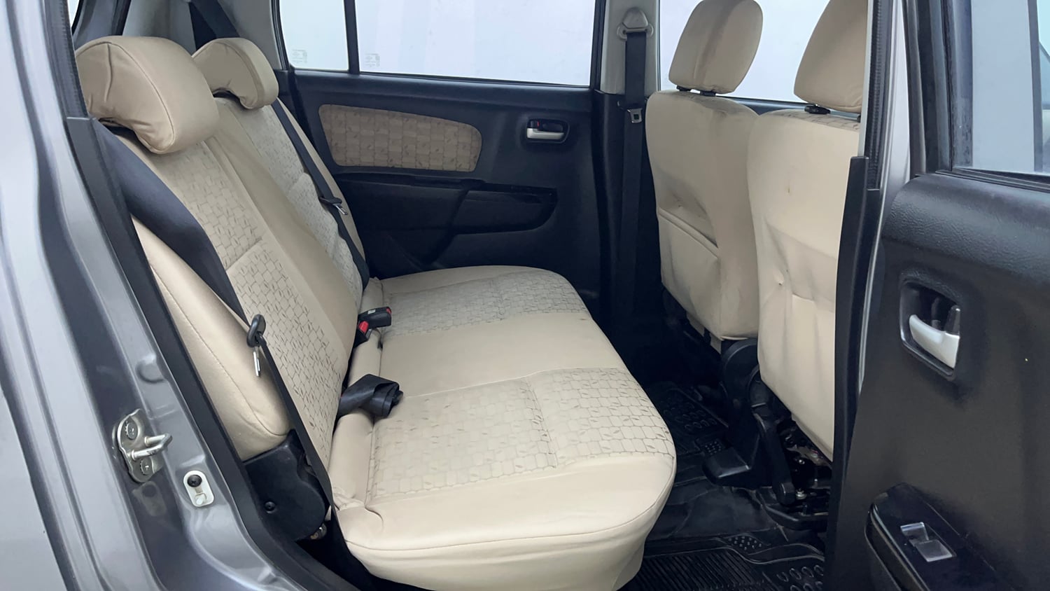 Used 2018 Maruti Suzuki Wagon R 1.0 VXI AMT Petrol Automatic interior RIGHT SIDE REAR DOOR CABIN VIEW