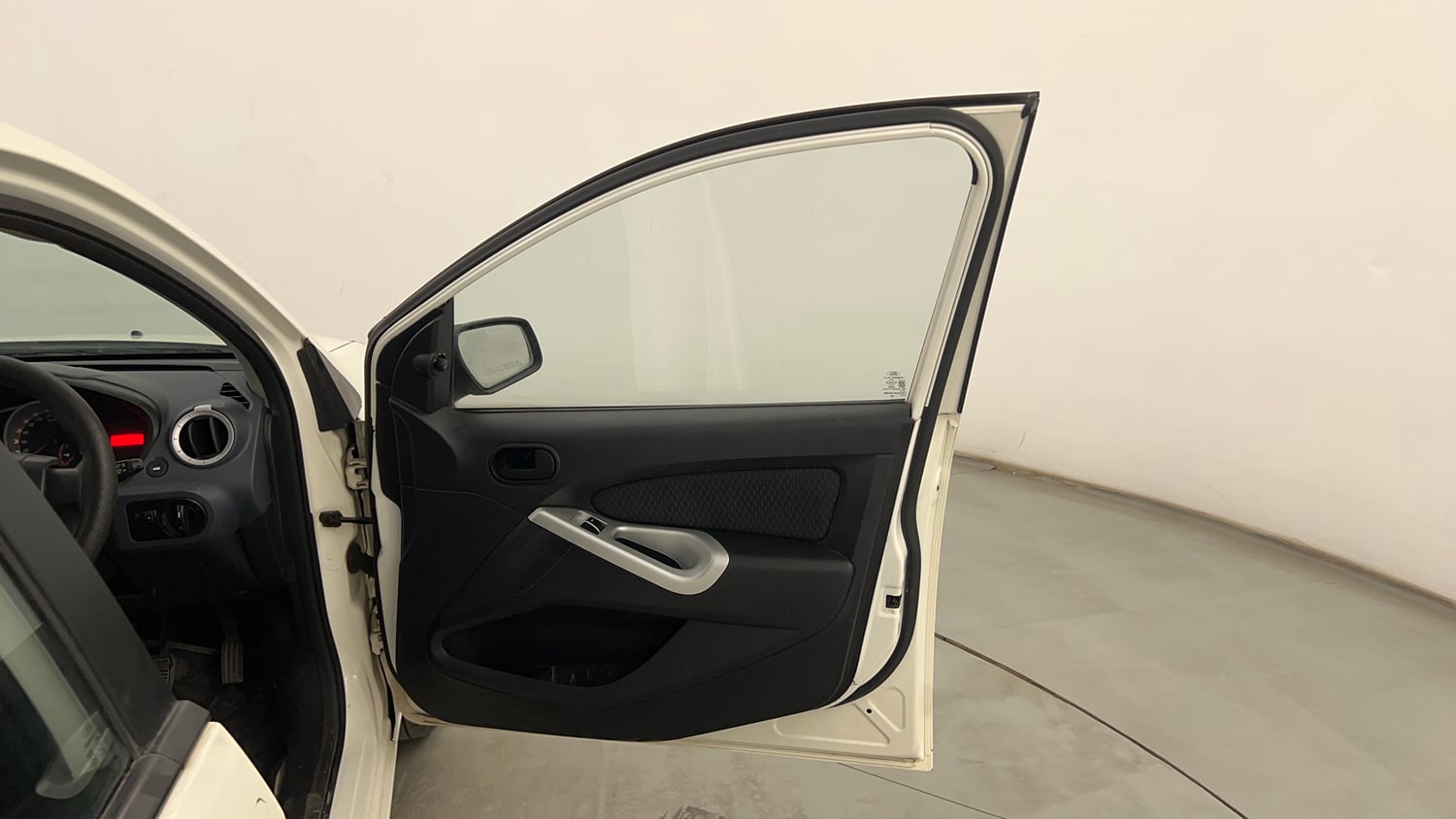 Used 2014 Ford Figo Duratec Petrol Titanium 1.2 Petrol Manual interior RIGHT FRONT DOOR OPEN VIEW