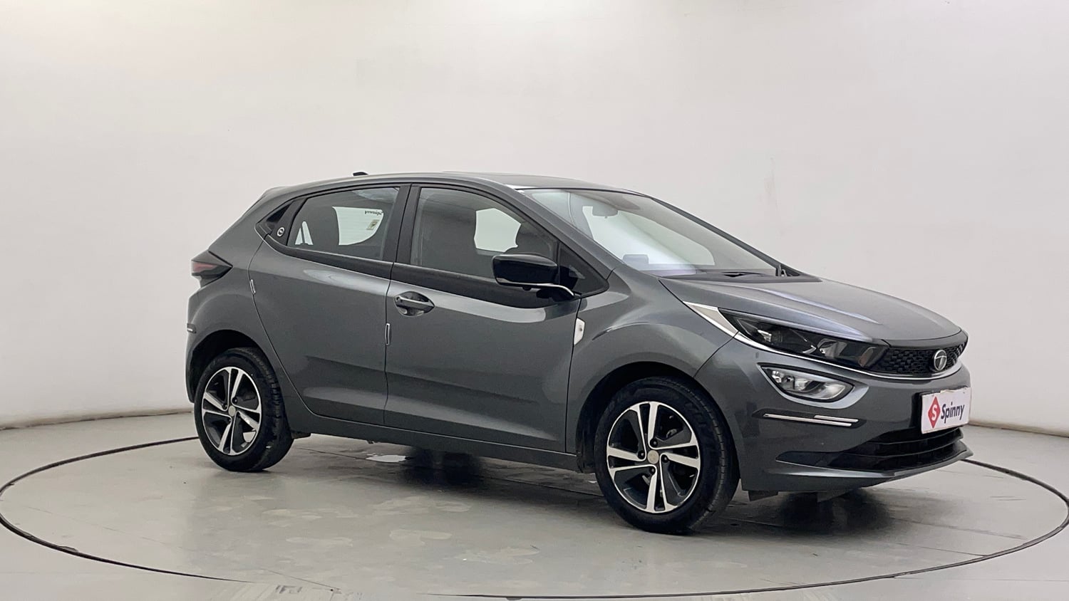 Used 2023 Tata Altroz XZ Plus (S) Petrol Manual exterior RIGHT FRONT CORNER VIEW