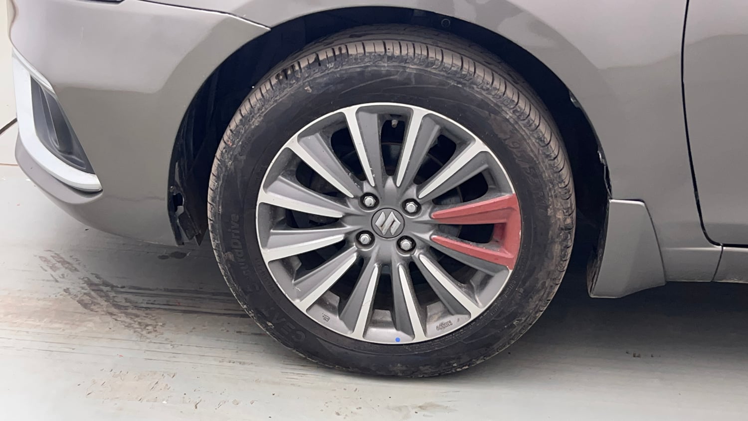 Used 2021 Maruti Suzuki Ciaz Alpha 1.5 Petrol Manual tyres LEFT FRONT TYRE RIM VIEW