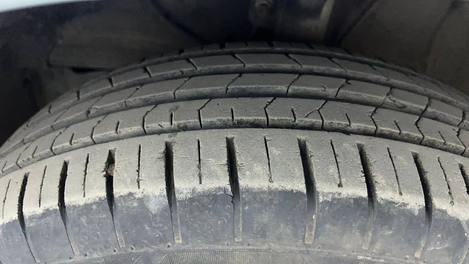 Used 2024 Toyota Glanza S AMT Petrol Automatic tyres LEFT FRONT TYRE TREAD VIEW