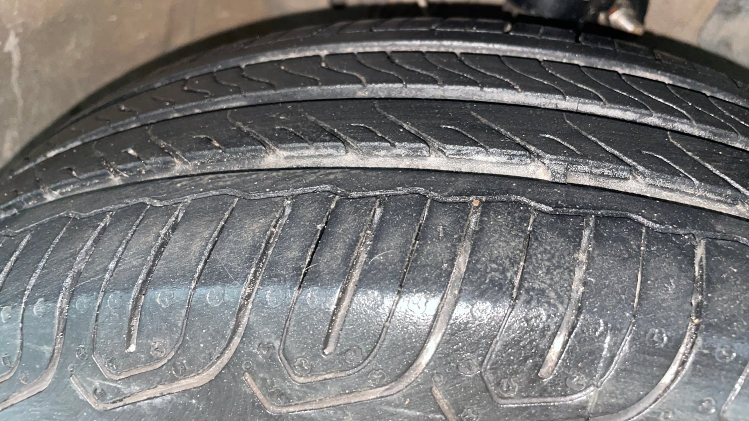 Used 2013 Honda City 1.5 V MT Petrol Manual tyres RIGHT FRONT TYRE TREAD VIEW