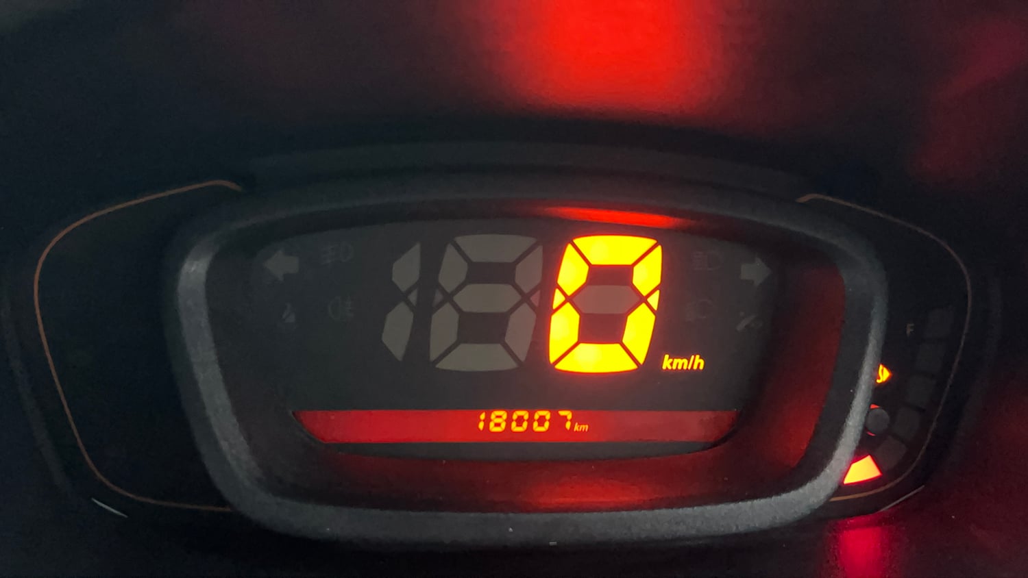 Used 2017 Renault Kwid 1.0 RXT Petrol Manual interior CLUSTERMETER VIEW