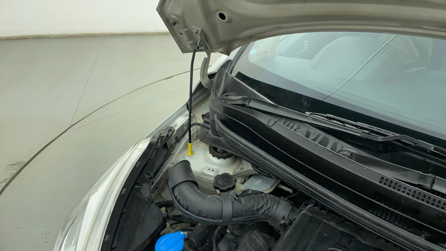 Used 2018 Hyundai Grand i10 Sportz AT 1.2 Kappa VTVT Petrol Automatic engine ENGINE RIGHT SIDE HINGE & APRON VIEW