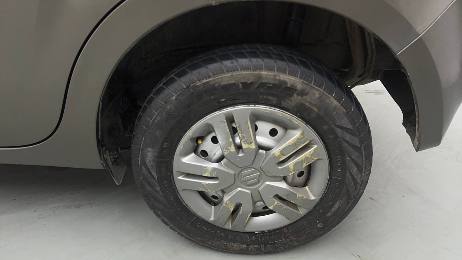 Used 2019 Maruti Suzuki Wagon R LXi (O) 1.0 CNG Cng Manual tyres LEFT REAR TYRE RIM VIEW
