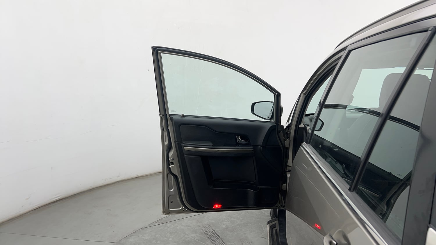 Used 2018 Tata Hexa XT 4x2 7 STR Diesel Manual interior LEFT FRONT DOOR OPEN VIEW