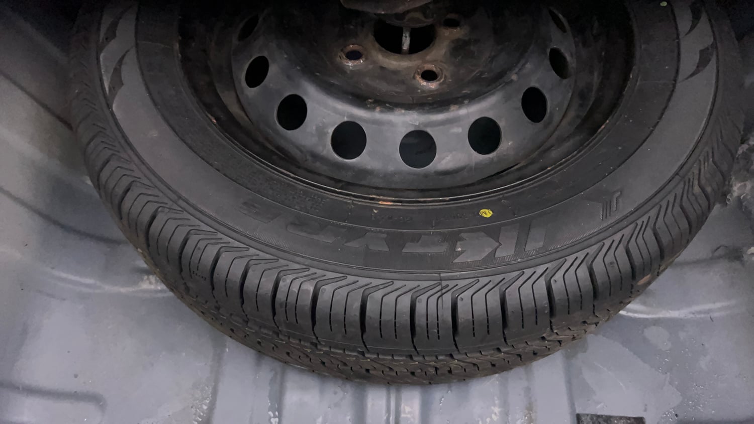 Used 2013 Toyota Etios G Petrol Manual tyres SPARE TYRE VIEW