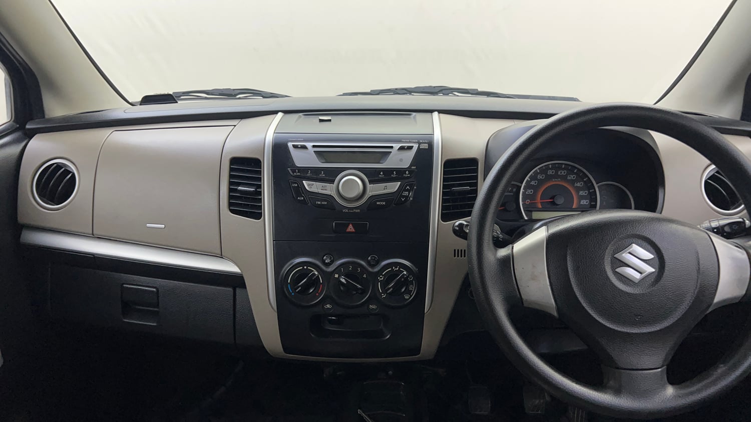 Used 2015 Maruti Suzuki Wagon R VXI Petrol Manual interior MUSIC SYSTEM & AC CONTROL VIEW