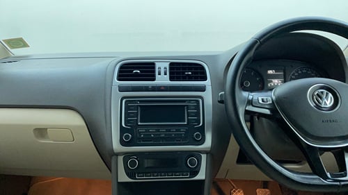 Used 2015 Volkswagen Vento Highline Petrol Petrol Manual interior MUSIC SYSTEM & AC CONTROL VIEW