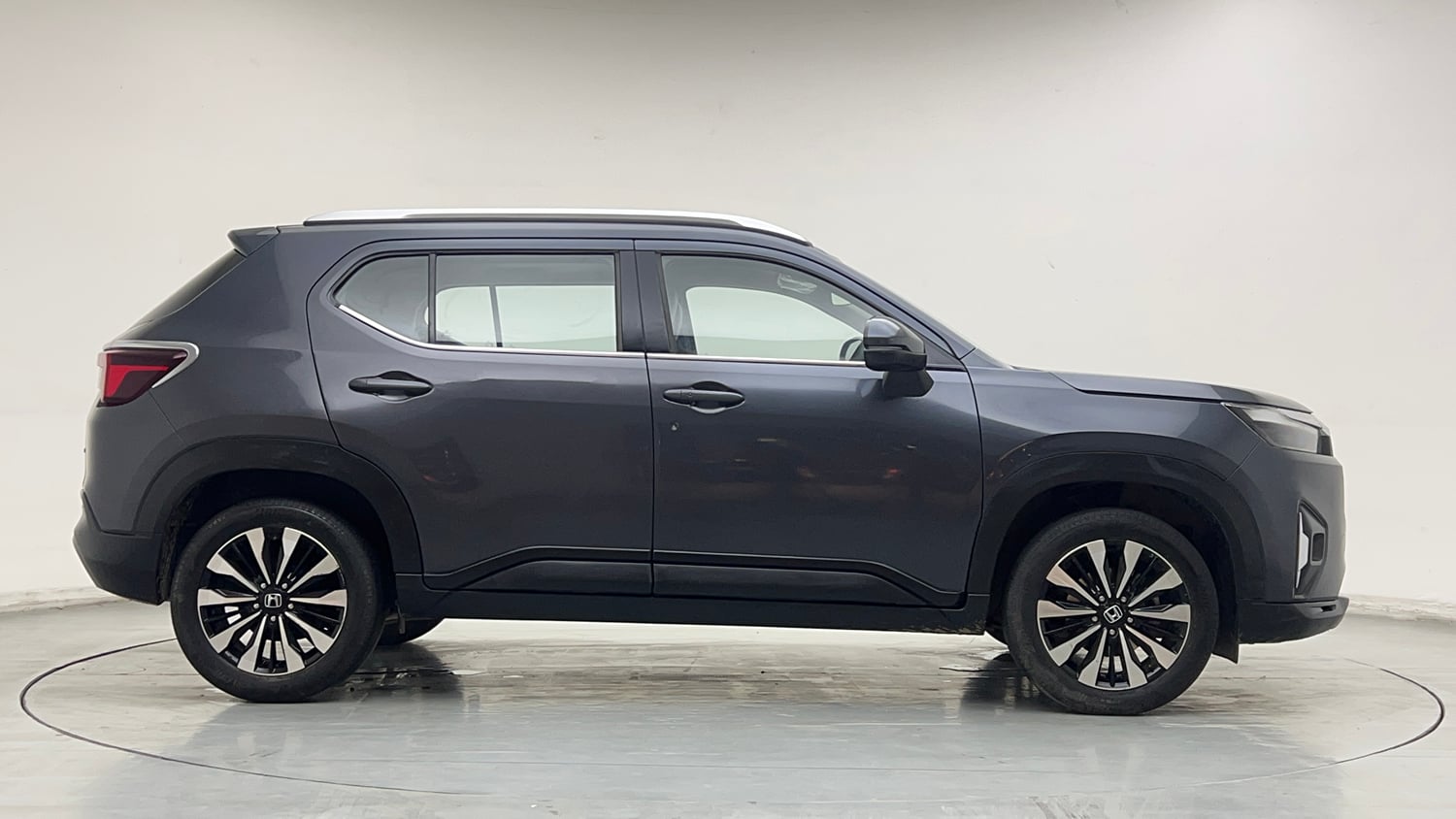 Used 2024 Honda Elevate VX CVT Petrol Automatic exterior RIGHT SIDE VIEW