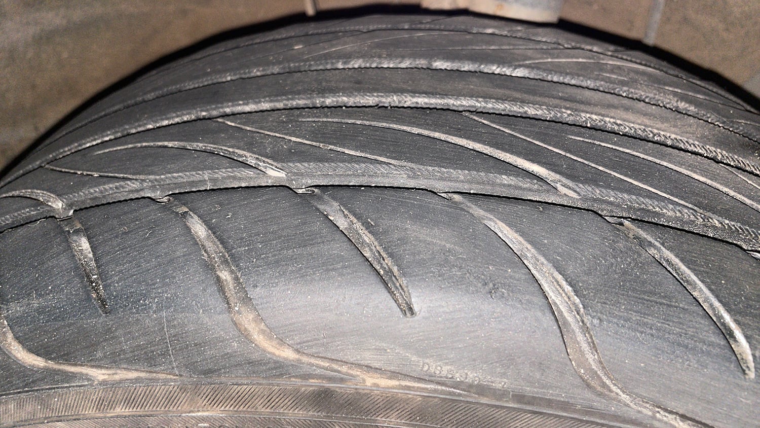 Used 2019 Hyundai Verna SX (O)1.6 VTVT Petrol Manual tyres RIGHT FRONT TYRE TREAD VIEW