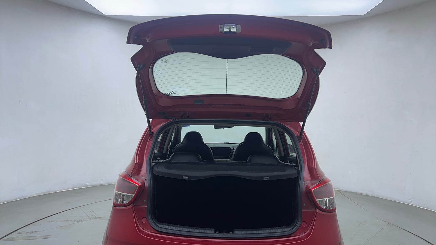 Used 2018 Hyundai Grand i10 Sportz 1.2 Kappa VTVT Petrol Manual interior DICKY DOOR OPEN VIEW