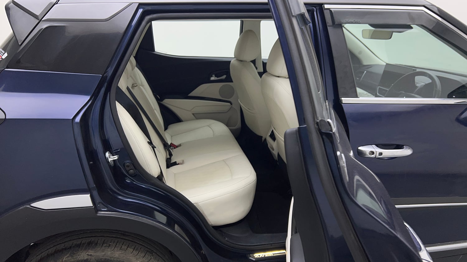 Used 2024 Mahindra XUV 3XO AX7L 1.2 Petrol AT Petrol Automatic interior RIGHT SIDE REAR DOOR CABIN VIEW