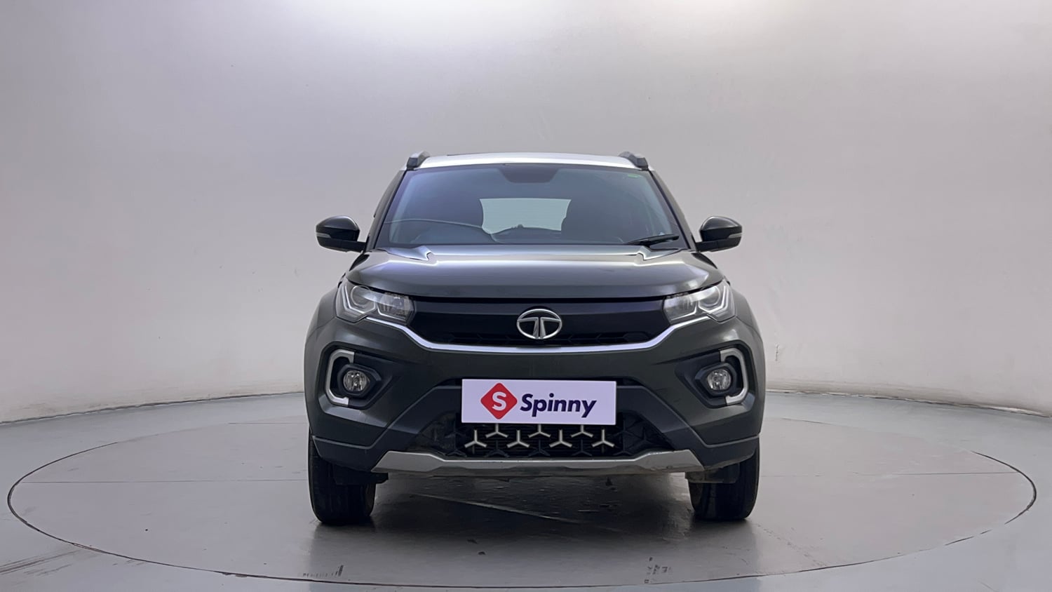 Used 2020 Tata Nexon XZA Plus (O) Dual Tone Petrol Automatic exterior FRONT VIEW