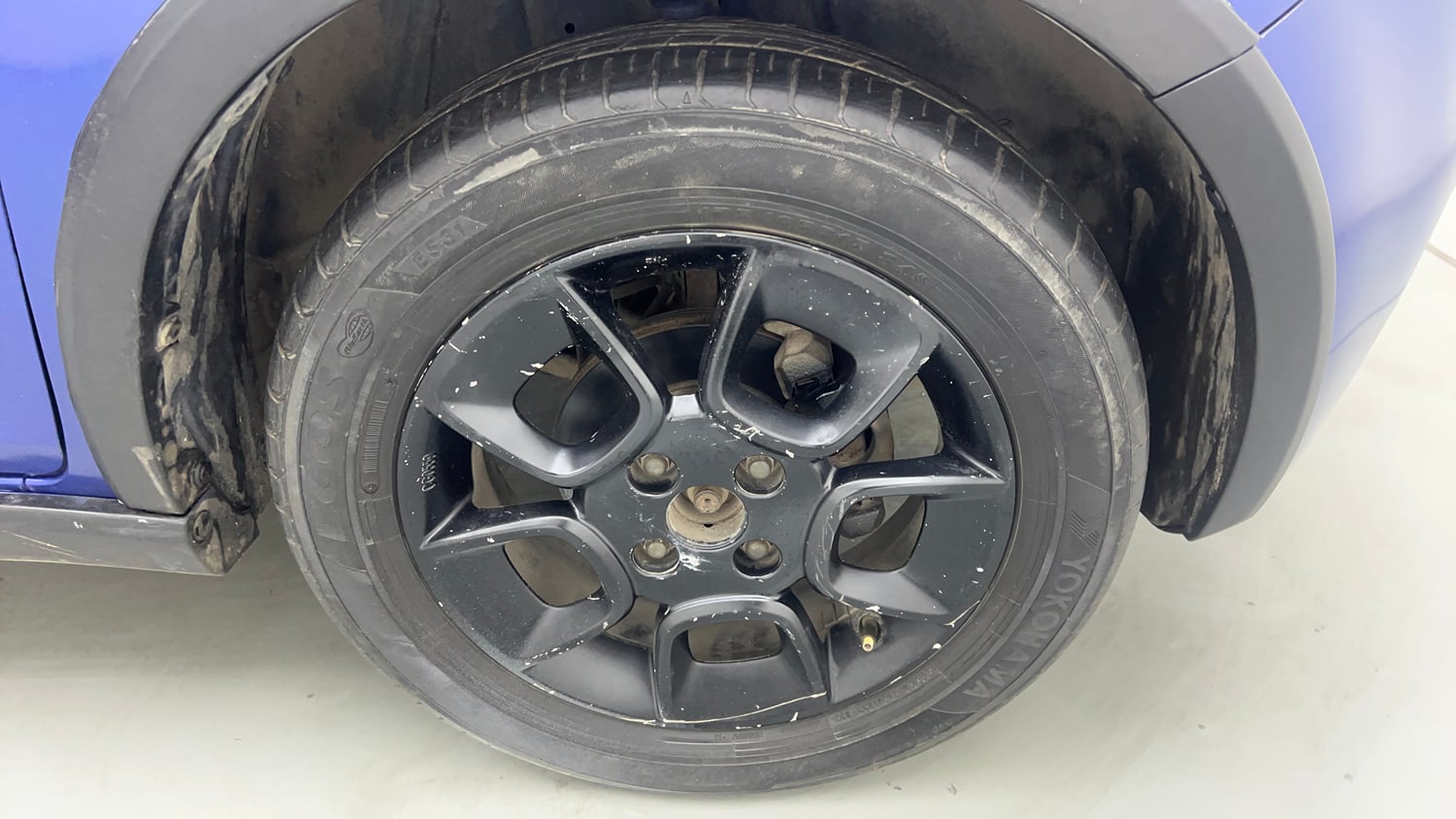 Used 2017 Maruti Suzuki Ignis Alpha 1.2 MT Petrol Manual tyres RIGHT FRONT TYRE RIM VIEW
