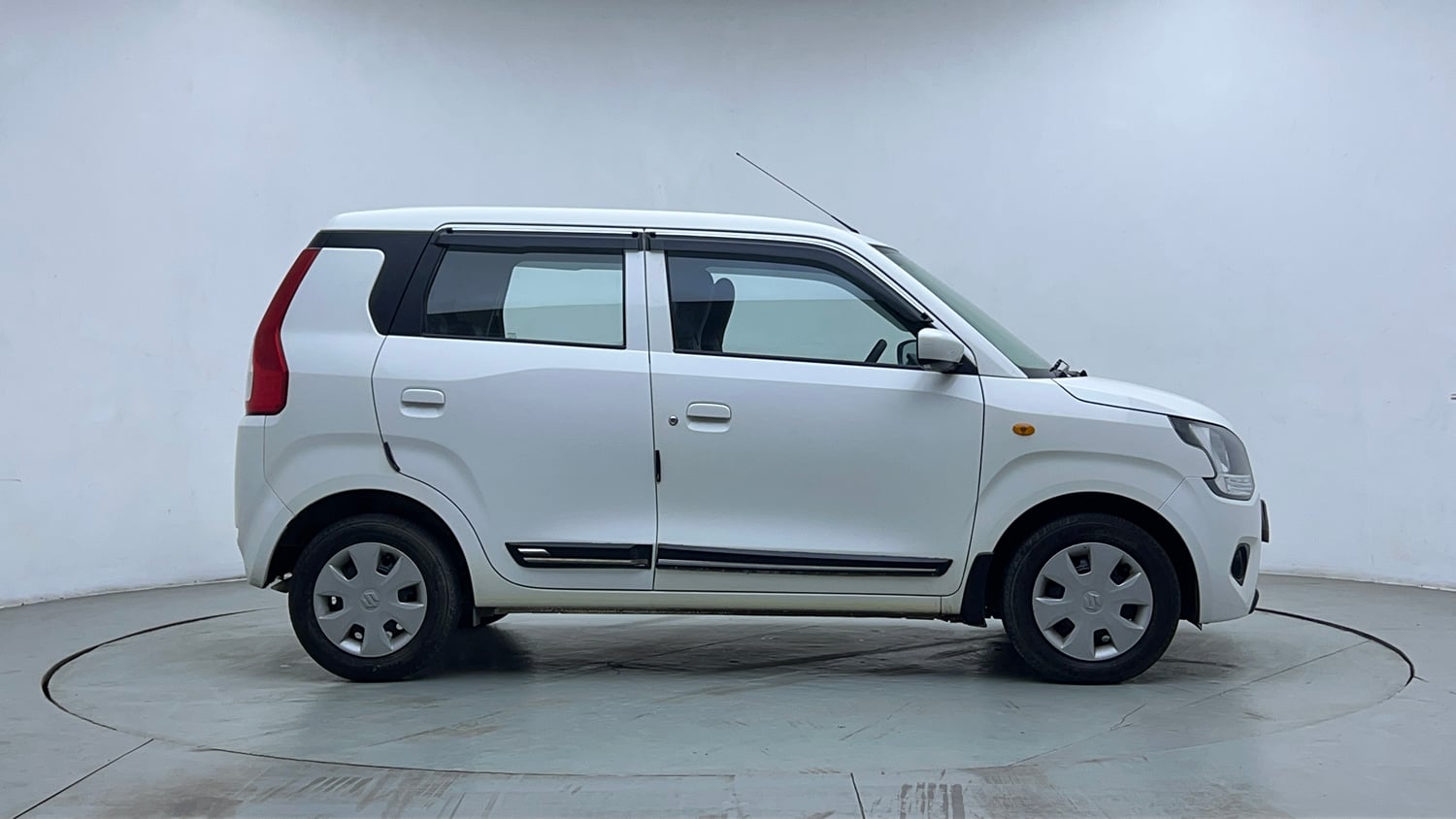 Used 2021 Maruti Suzuki Wagon R 1.0 VXi 1.0 AMT Petrol Automatic exterior RIGHT SIDE VIEW