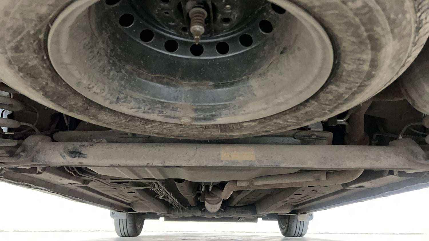 Used 2025 Tata Altroz Accomplished S CNG 5MT Cng Manual extra REAR UNDERBODY VIEW (TAKEN FROM REAR)
