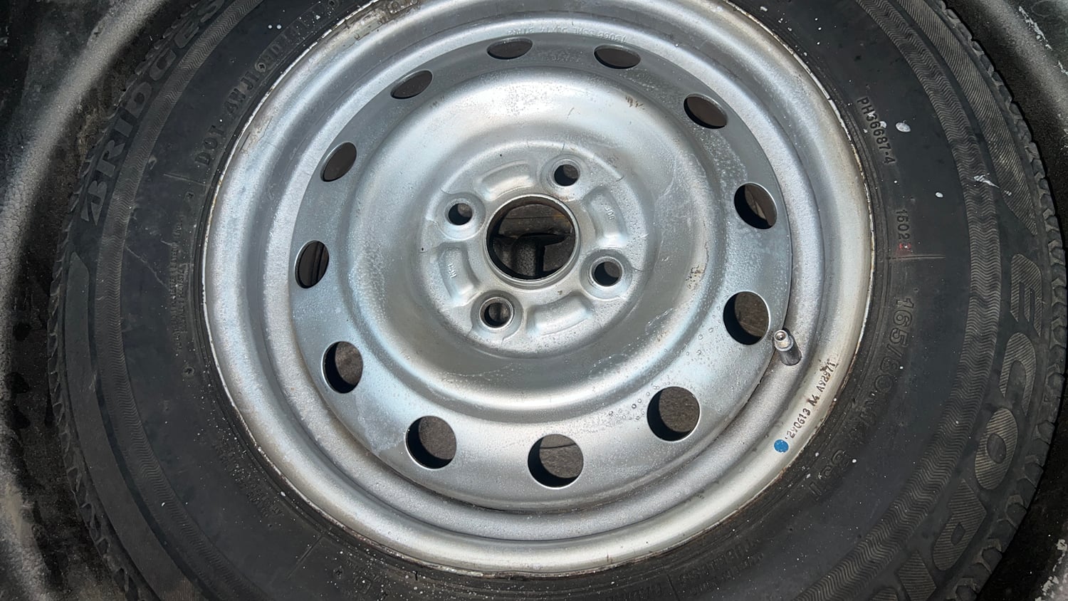 Used 2013 Maruti Suzuki Ritz Lxi BS-IV Petrol Manual tyres SPARE TYRE VIEW
