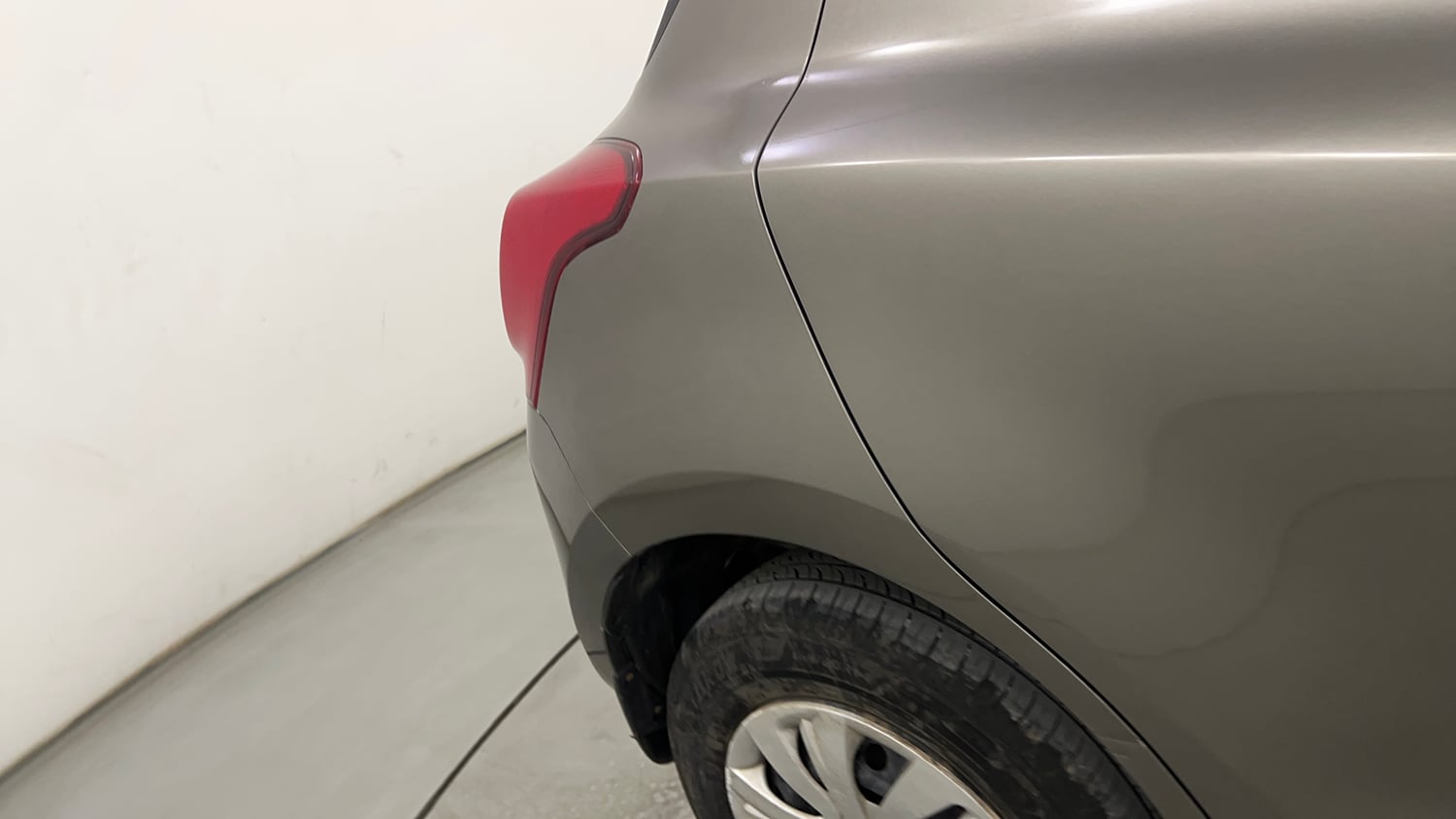Used 2021 Maruti Suzuki Swift VXi Petrol Manual dents MINOR DENT