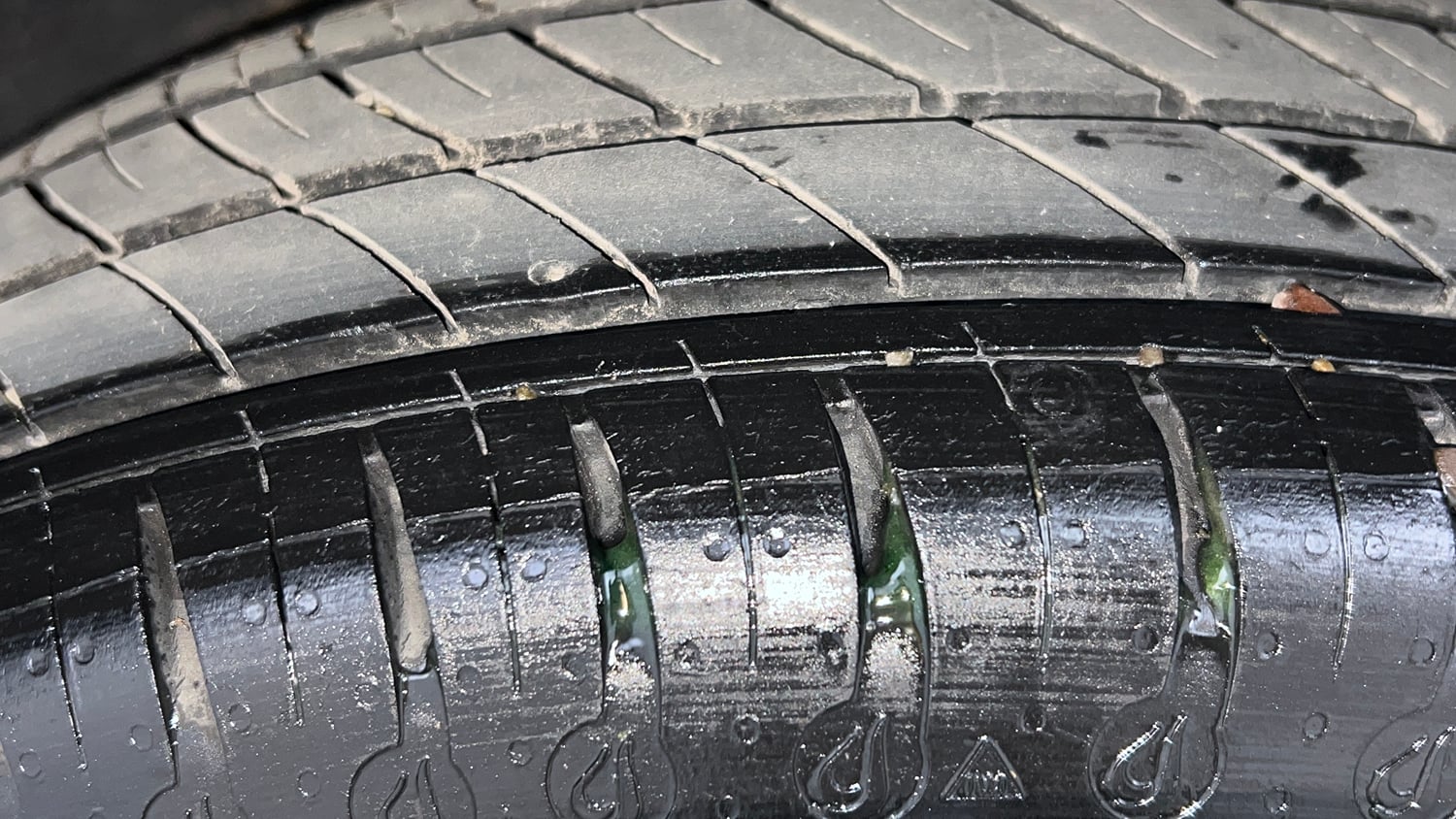 Used 2022 Renault Kwid CLIMBER 1.0 AMT (O) Petrol Automatic tyres LEFT REAR TYRE TREAD VIEW