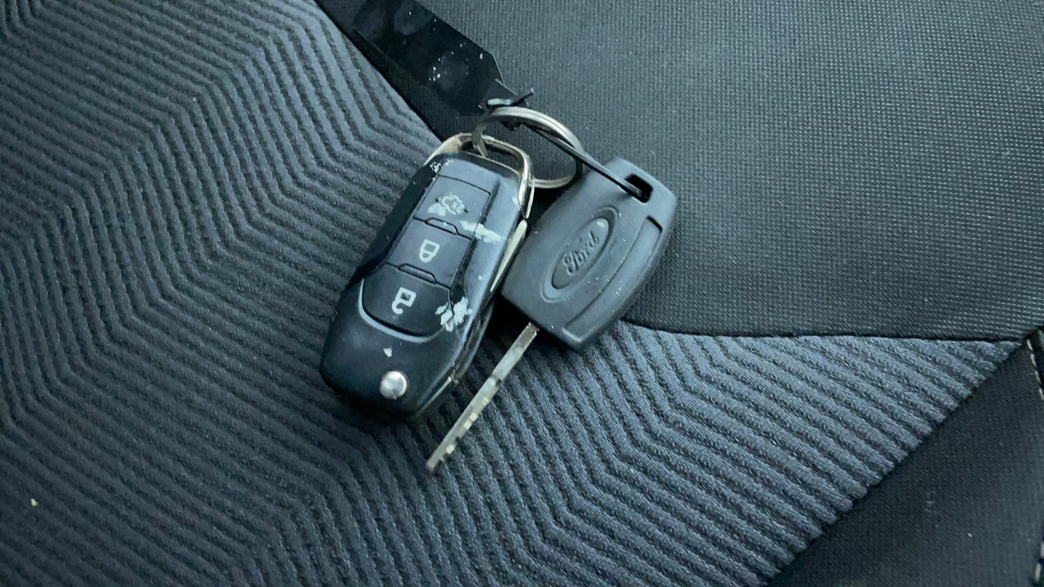 Used 2017 Ford Figo Titanium 1.5 Ti-VCT AT Petrol Automatic extra CAR KEY VIEW