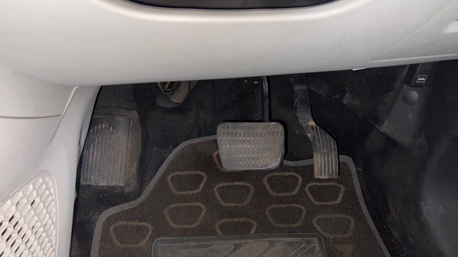 Used 2020 Tata Nexon XZA Plus (O) Dual Tone Petrol Automatic interior PEDALS VIEW