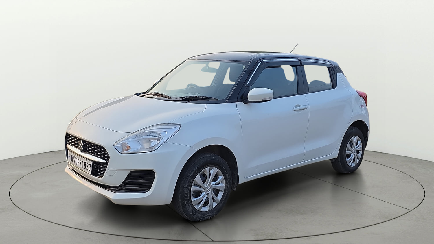 Used 2021 Maruti Suzuki Swift VXi Petrol Manual exterior LEFT FRONT CORNER VIEW