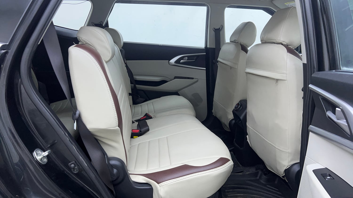 Used 2022 Kia Carens Prestige Plus 1.4 Petrol MT 7 STR Petrol Manual interior RIGHT SIDE REAR DOOR CABIN VIEW