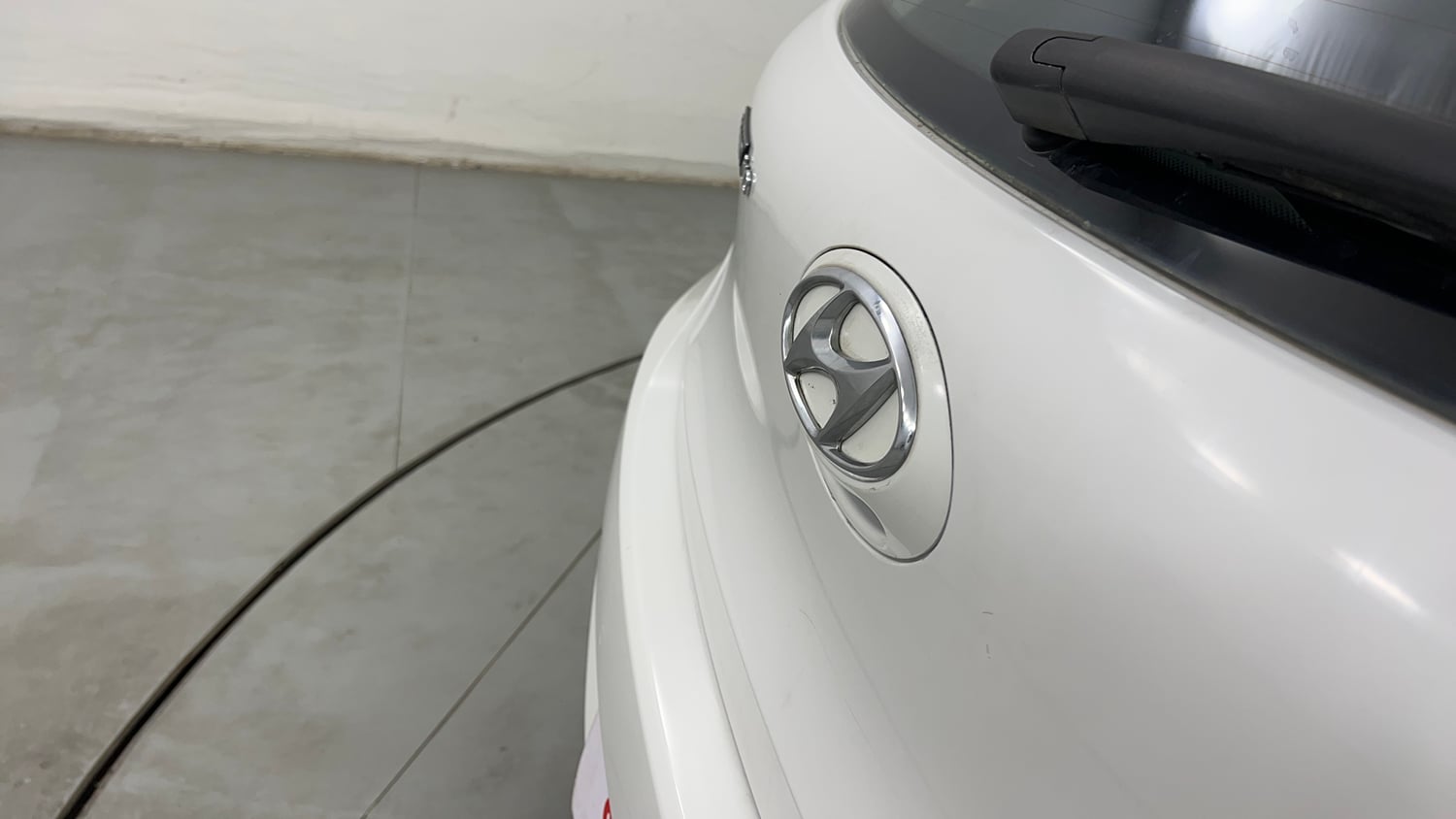 Used 2014 Hyundai Grand i10 Asta AT 1.2 Kappa VTVT Petrol Automatic dents MINOR DENT
