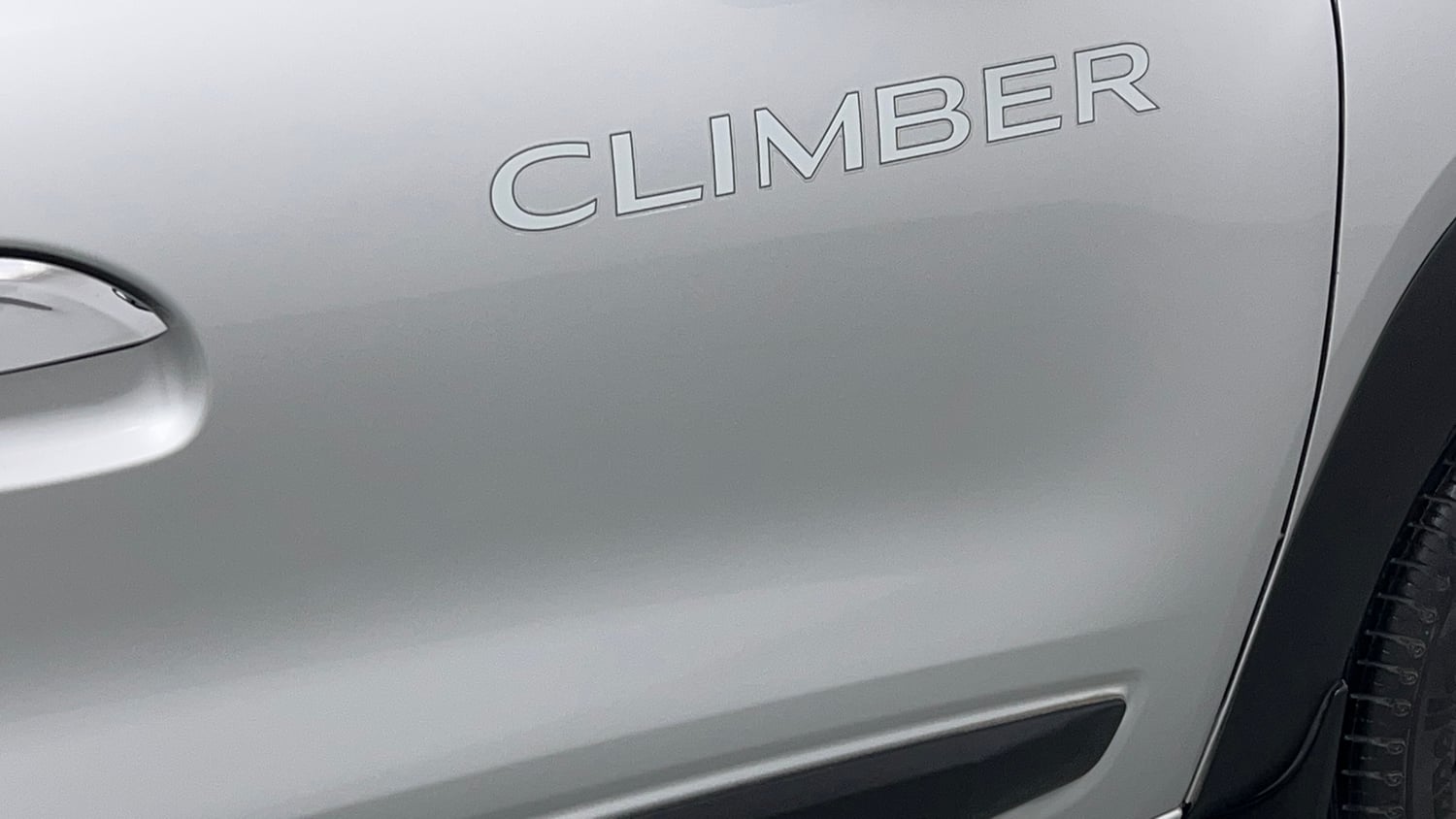 Used 2022 Renault Kwid CLIMBER 1.0 AMT (O) Petrol Automatic dents MINOR SCRATCH