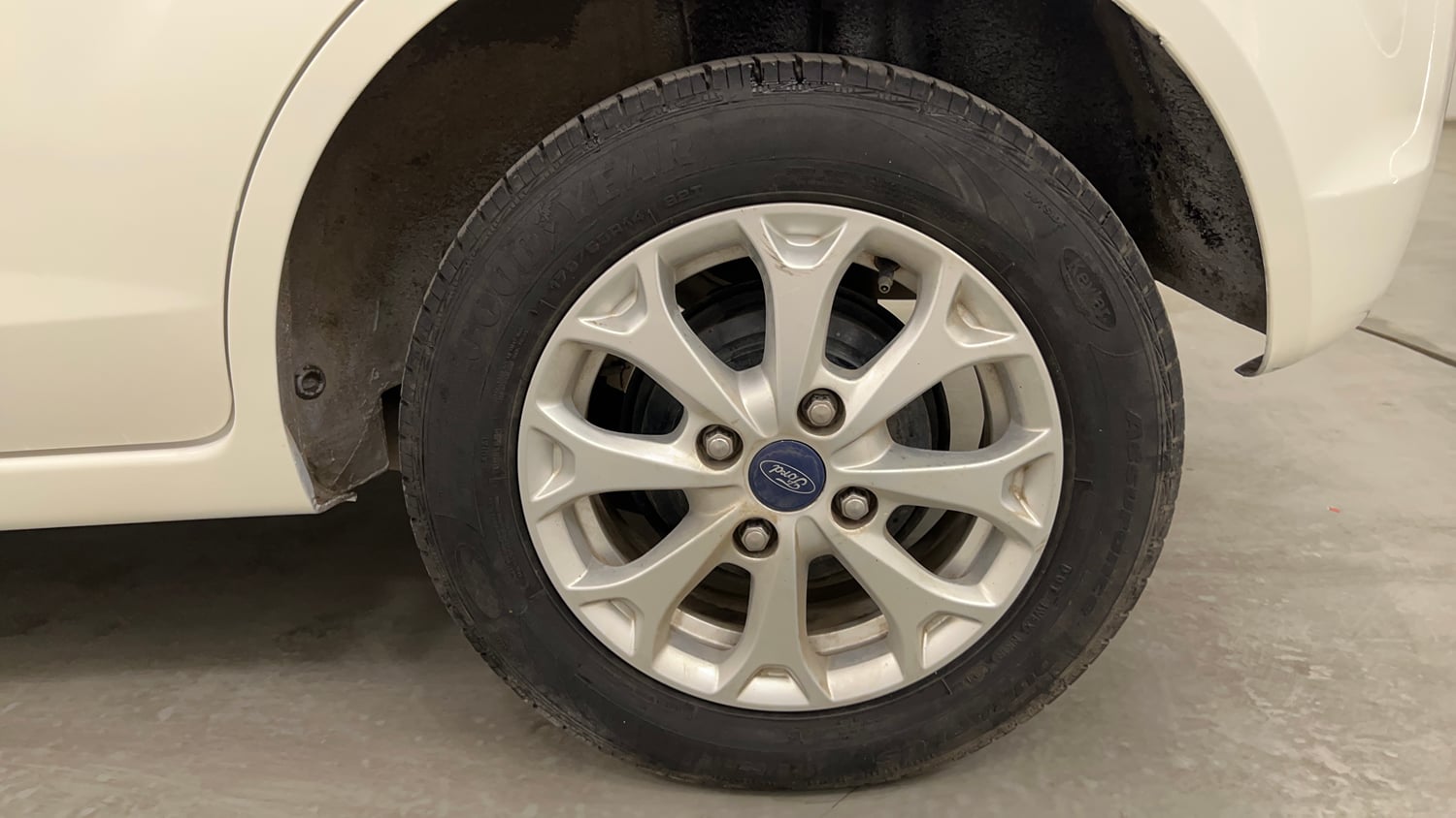 Used 2014 Ford Figo Duratec Petrol Titanium 1.2 Petrol Manual tyres LEFT REAR TYRE RIM VIEW