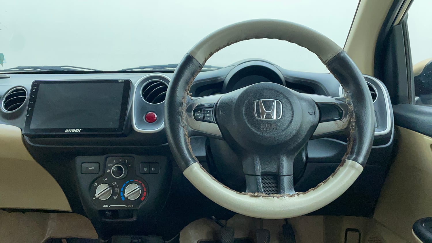 Used 2014 Honda Mobilio V Petrol Petrol Manual interior STEERING VIEW