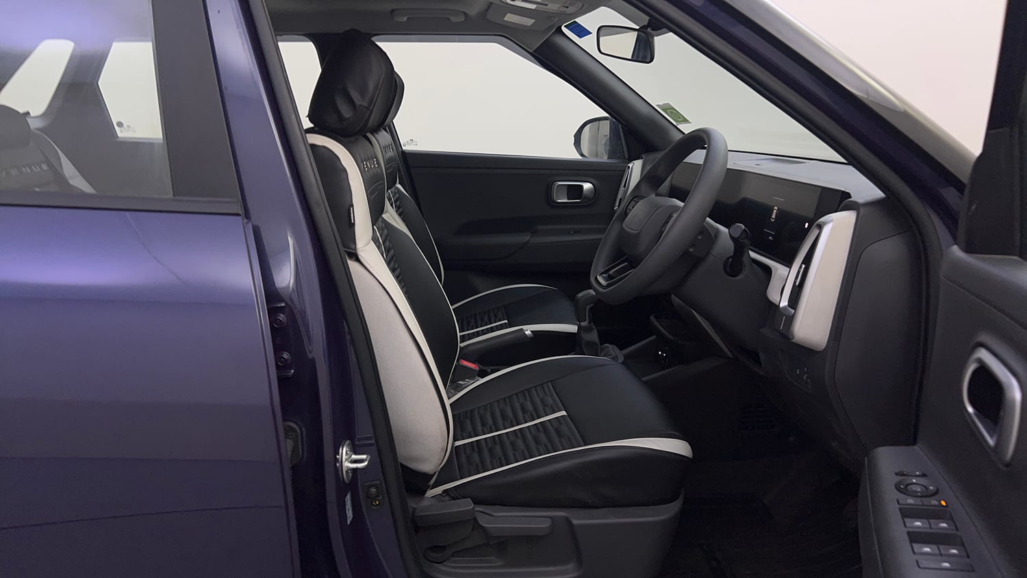 Used 2026 Hyundai Venue 1.2 Kappa Petrol MT HX 5+ Petrol Manual interior RIGHT SIDE FRONT DOOR CABIN VIEW