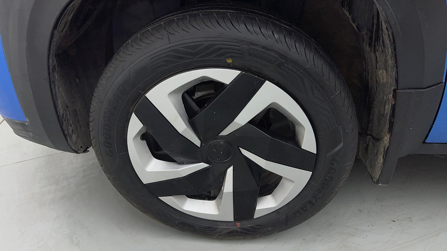 Used 2021 Renault Kiger RXT MT Petrol Manual tyres LEFT FRONT TYRE RIM VIEW