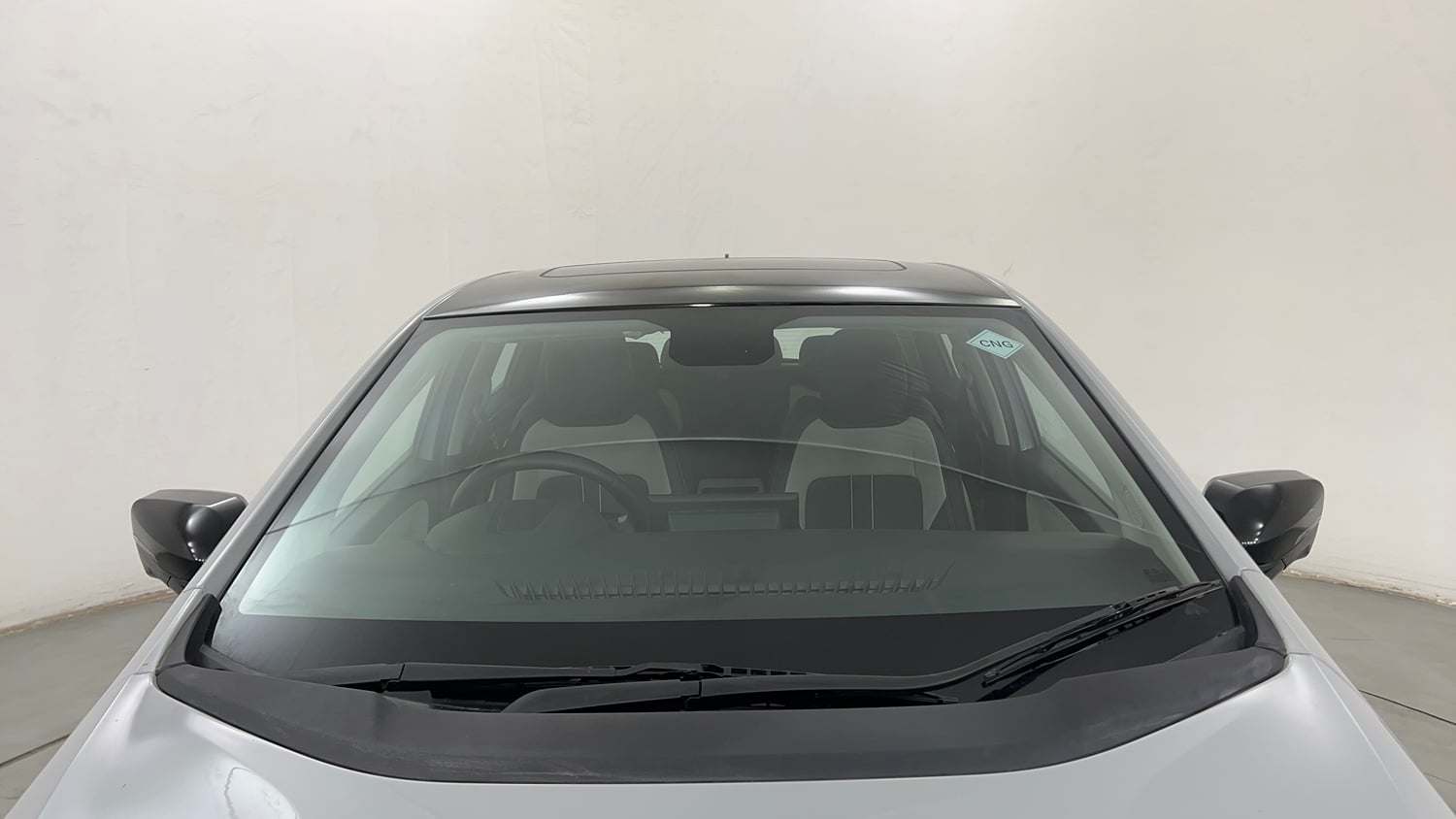 Used 2025 Tata Altroz Accomplished S CNG 5MT Cng Manual exterior FRONT WINDSHIELD VIEW