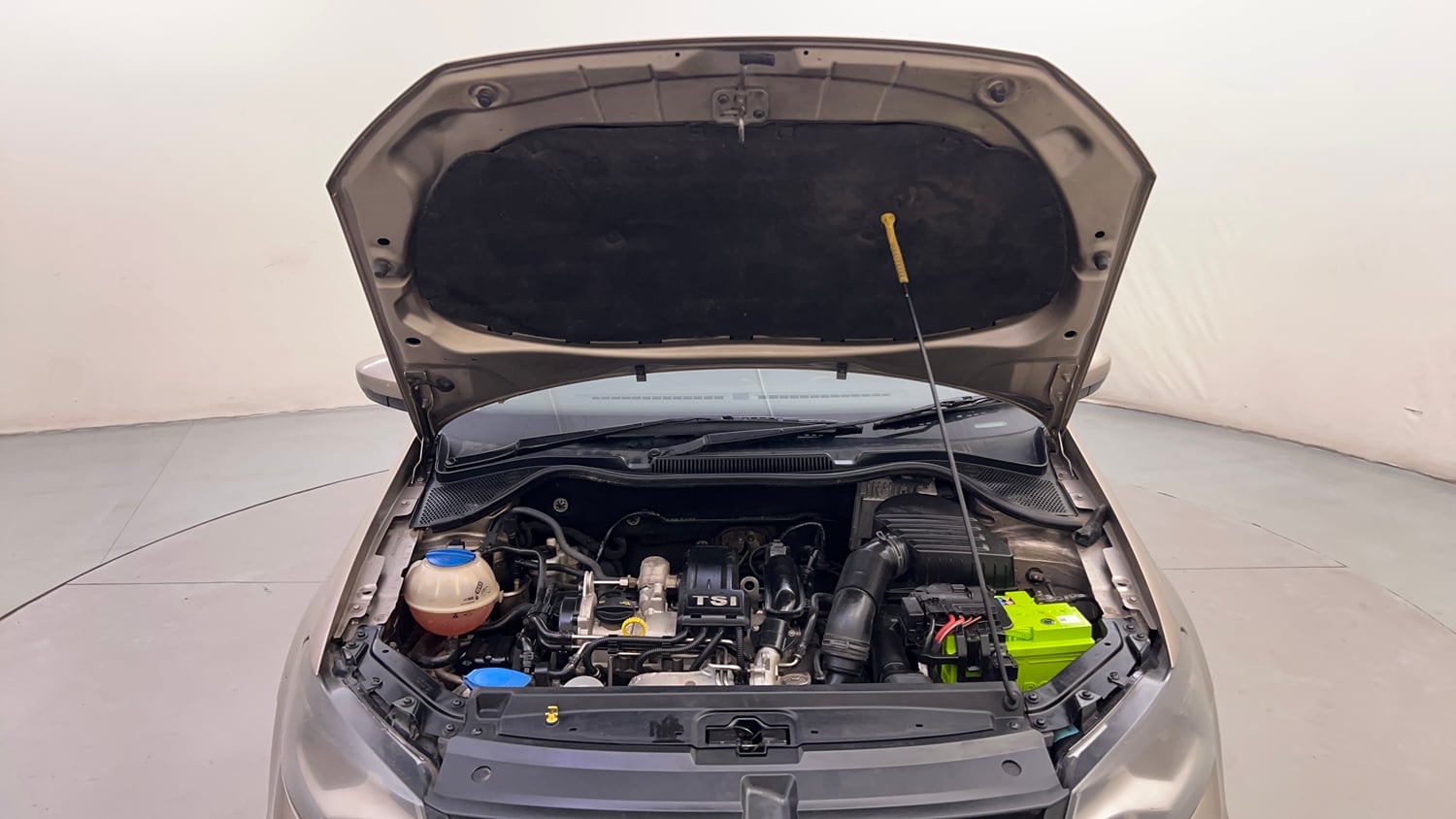 Used 2016 Volkswagen Vento Highline 1.2 (P) AT Petrol Automatic engine ENGINE & BONNET OPEN FRONT VIEW