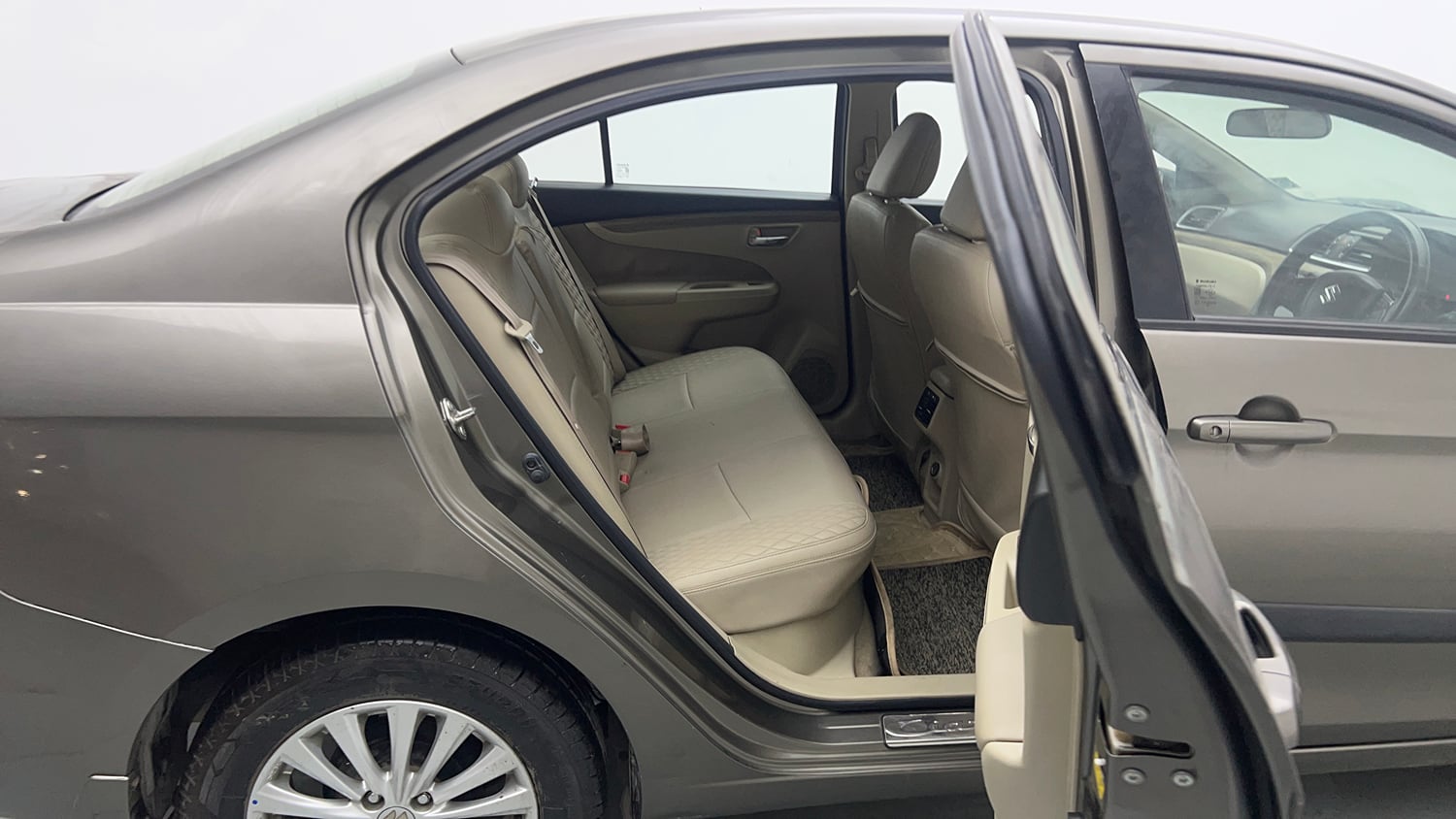 Used 2020 Maruti Suzuki Ciaz Delta Hybrid 1.5 AT Petrol Automatic interior RIGHT SIDE REAR DOOR CABIN VIEW
