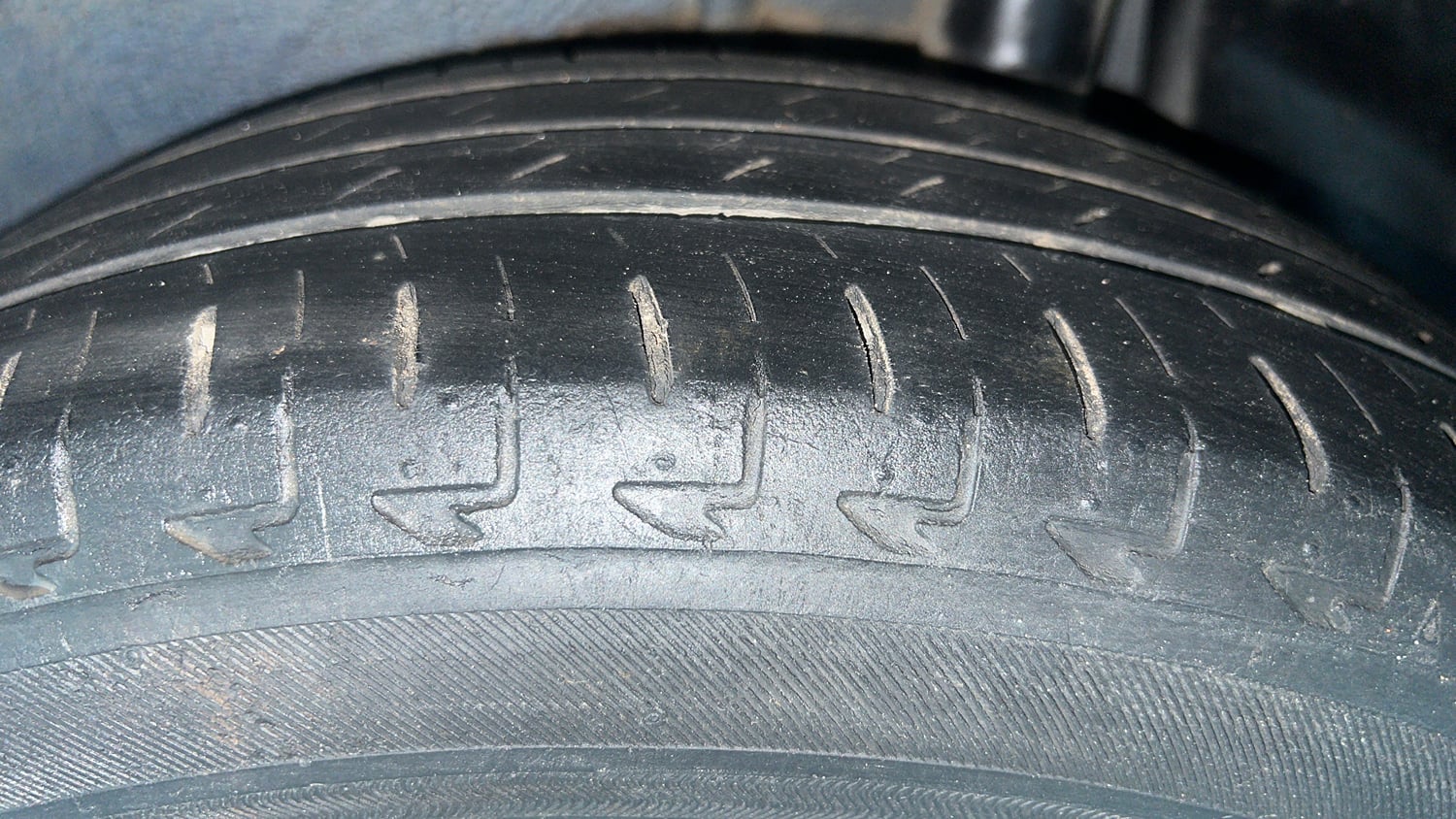Used 2017 Maruti Suzuki Ignis Alpha 1.2 MT Petrol Manual tyres LEFT REAR TYRE TREAD VIEW