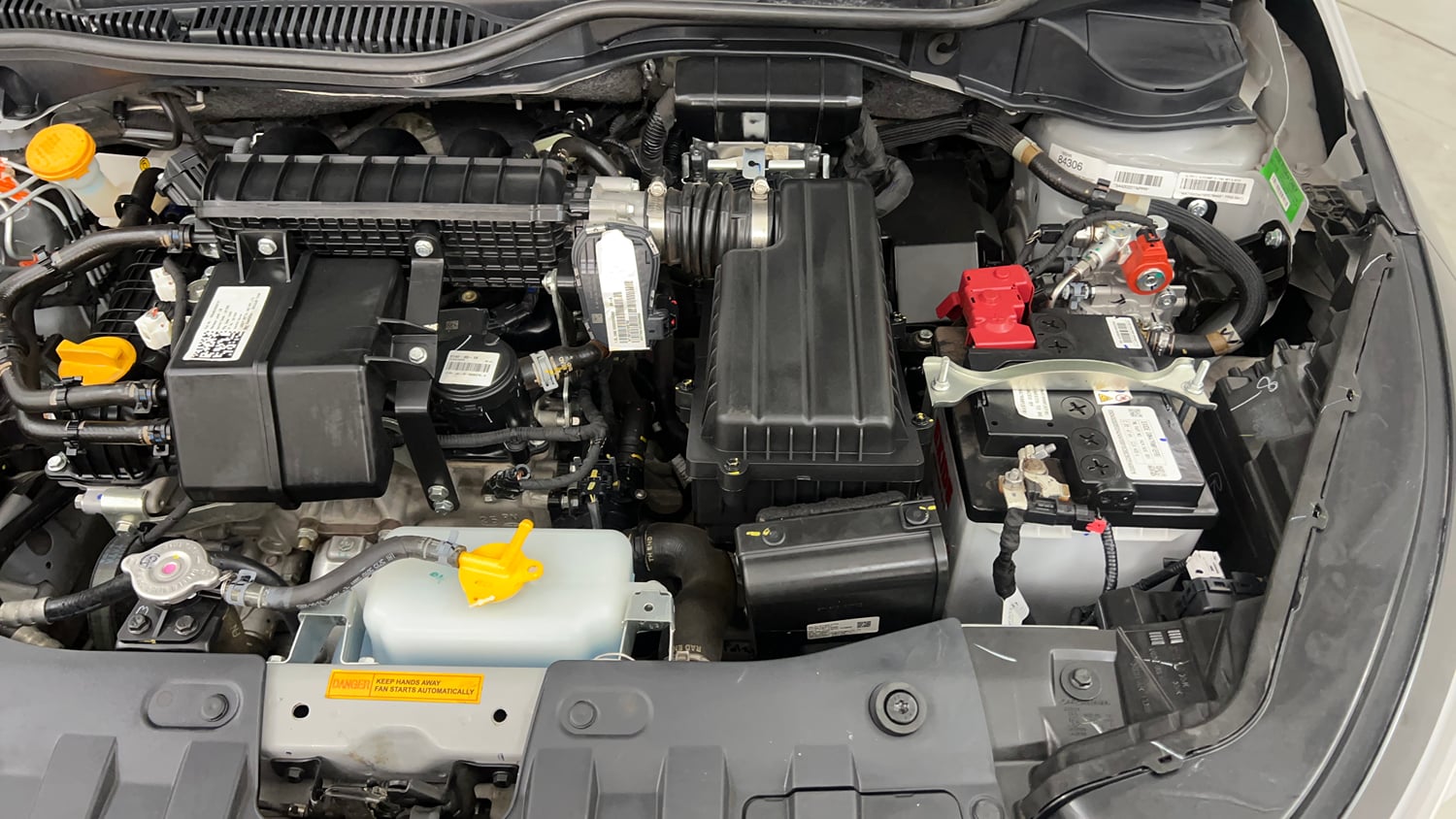 Used 2025 Tata Altroz Accomplished S CNG 5MT Cng Manual engine ENGINE LEFT SIDE VIEW