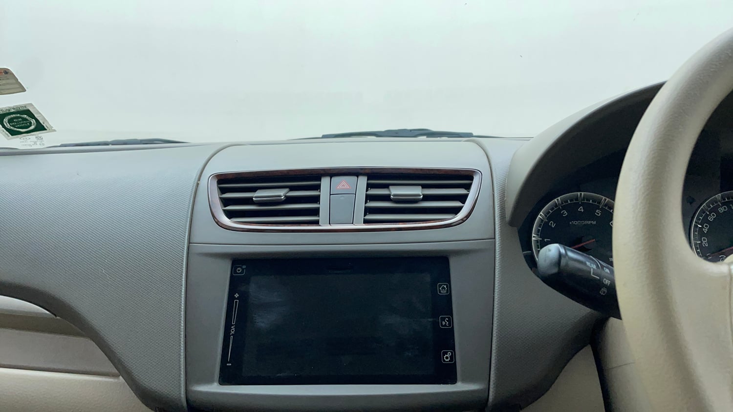 Used 2016 Maruti Suzuki Ertiga ZXI+ Petrol Manual top_features Integrated (in-dash) music system