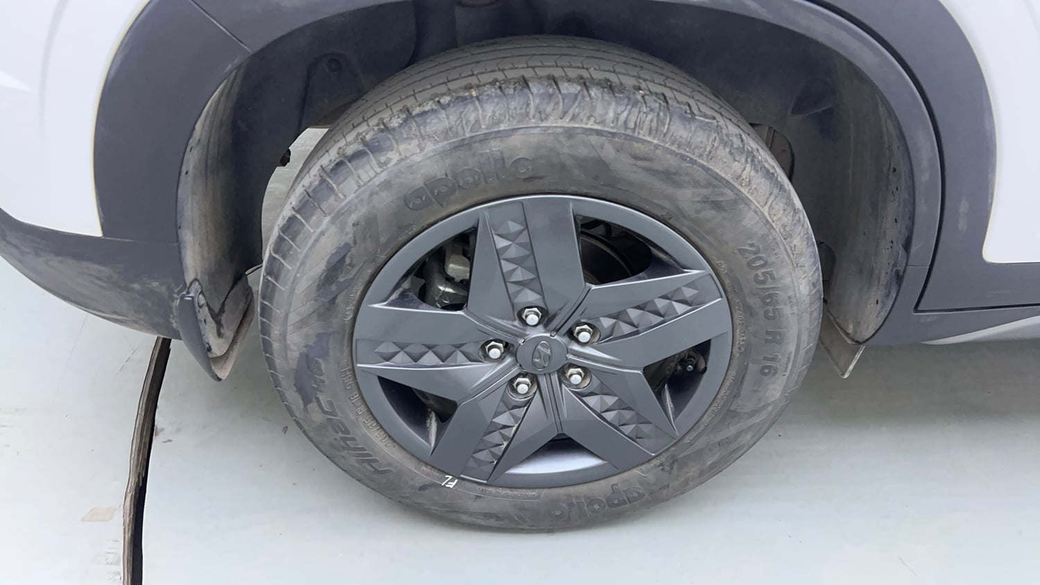 Used 2023 Hyundai Creta S 1.5 Petrol Petrol Manual tyres RIGHT REAR TYRE RIM VIEW