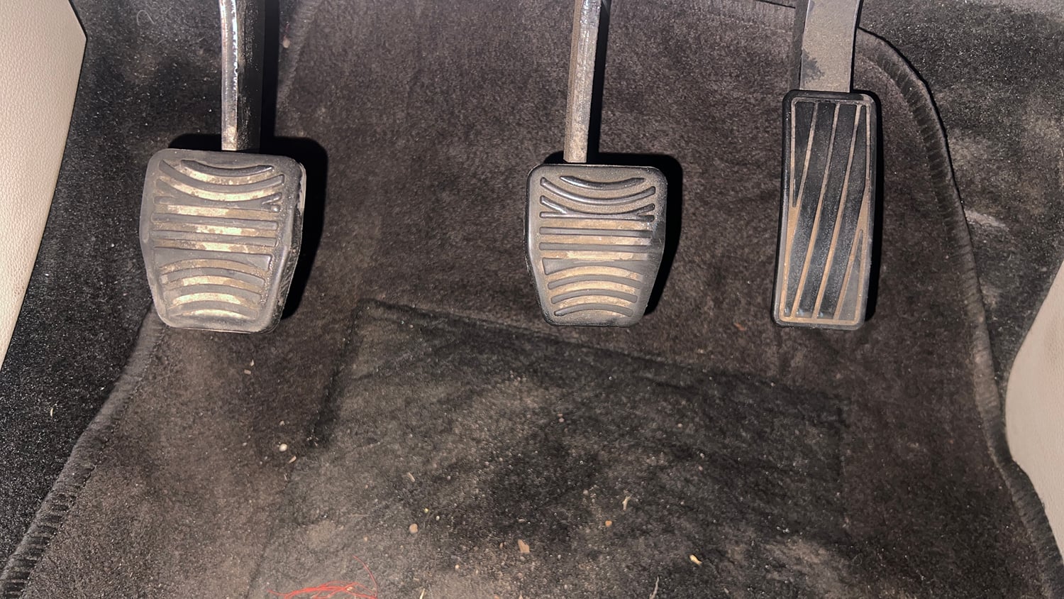 Used 2021 Mahindra XUV 300 1.5 W8 (O) Diesel Manual interior PEDALS VIEW