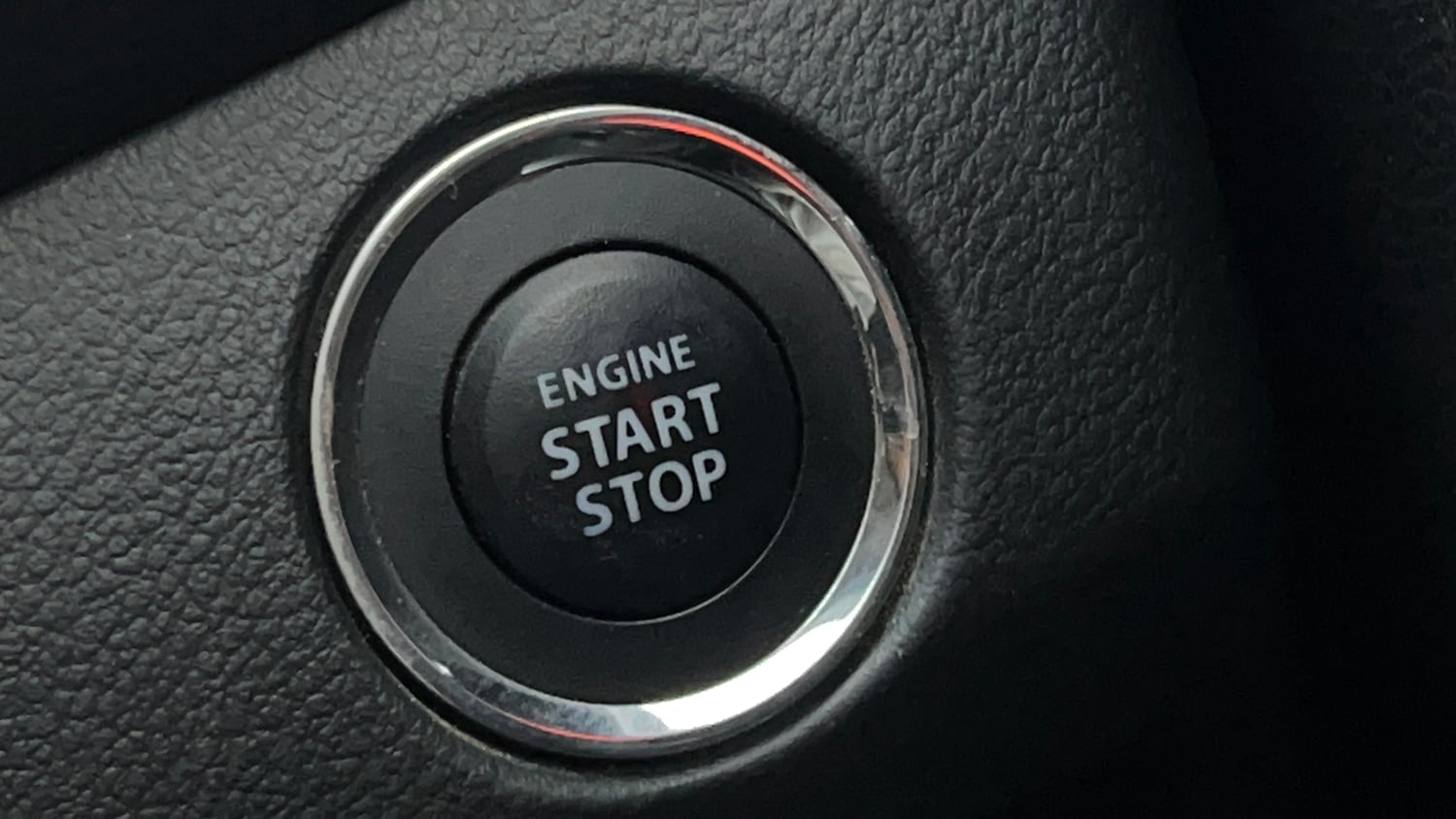 Used 2020 Maruti Suzuki Baleno Zeta Petrol Manual top_features Keyless start