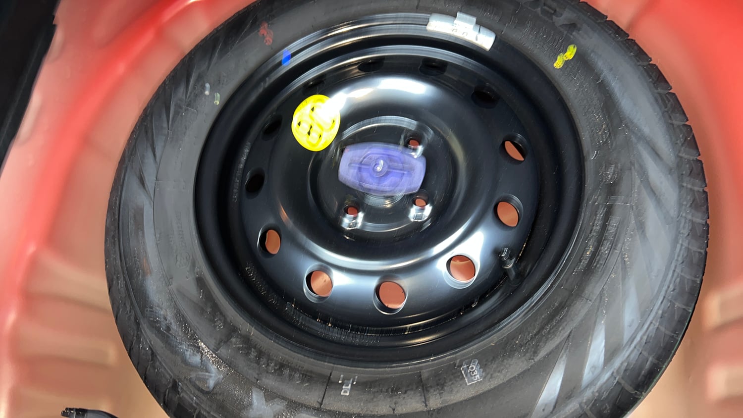 Used 2023 Maruti Suzuki Swift ZXi Plus AMT Dual Tone Petrol Automatic tyres SPARE TYRE VIEW