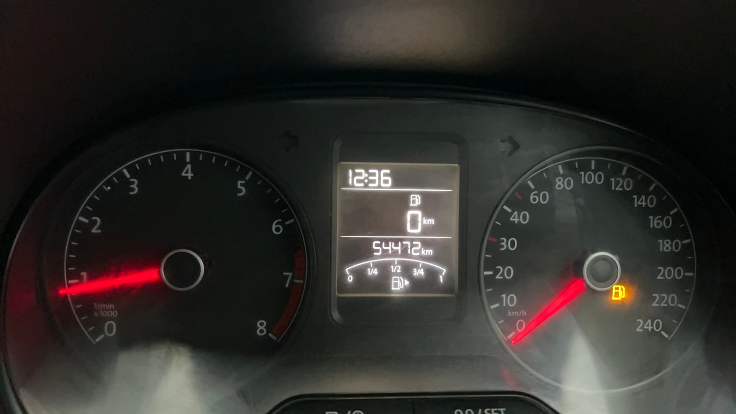 Used 2016 Volkswagen Polo Comfortline 1.2L (P) Petrol Manual interior CLUSTERMETER VIEW